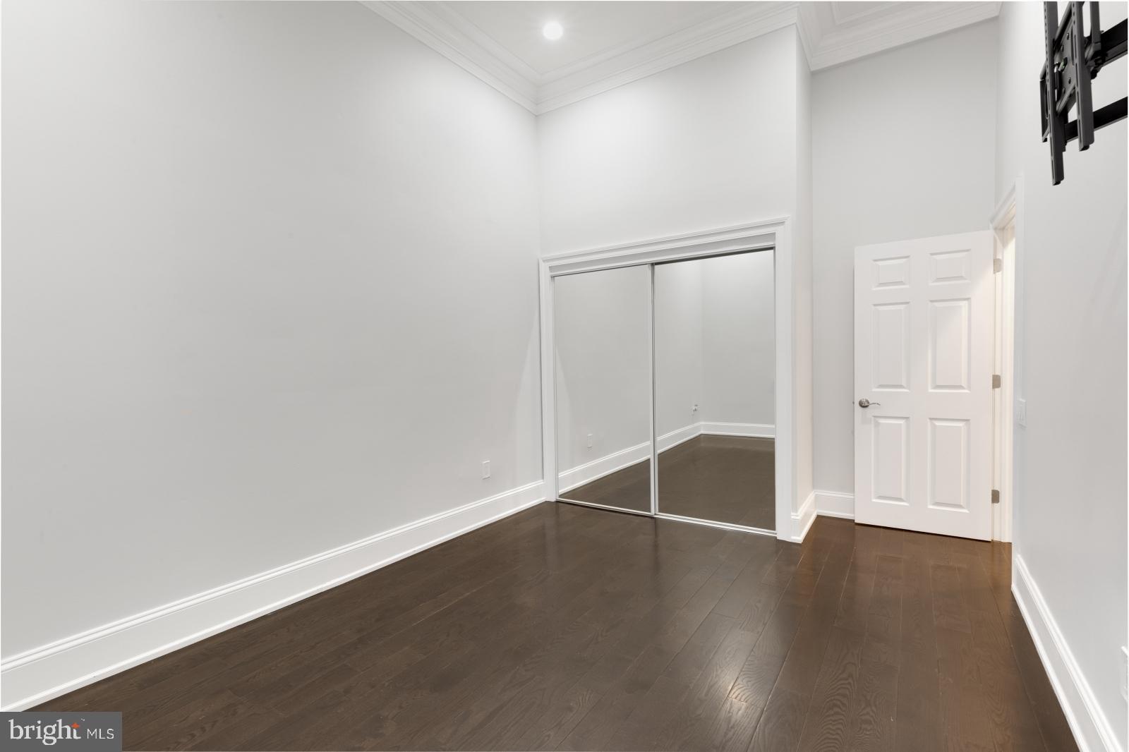 12-16 Letitia Street, Unit 105 Philadelphia, PA 19106 - Photo 22 of 40