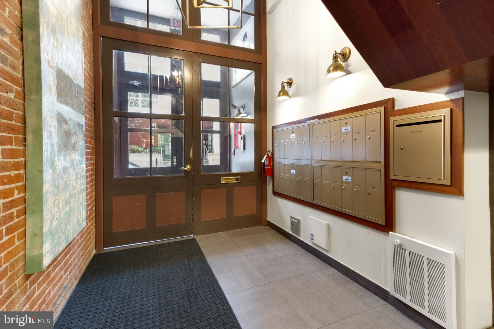 12-16 Letitia Street, Unit 105 Philadelphia, PA 19106 - Photo 28 of 40