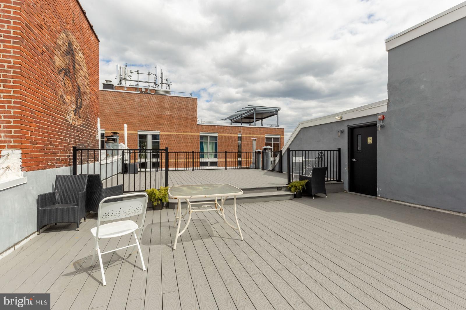 12-16 Letitia Street, Unit 105 Philadelphia, PA 19106 - Photo 34 of 40
