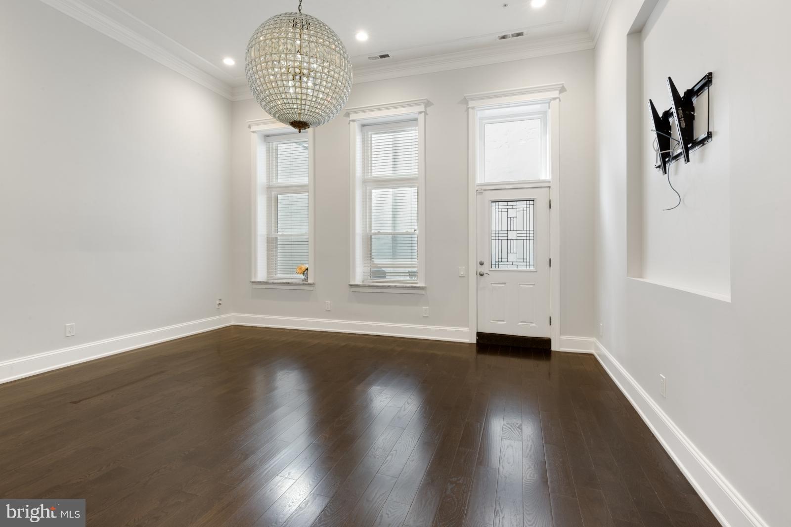 12-16 Letitia Street, Unit 105 Philadelphia, PA 19106 - Photo 4 of 40
