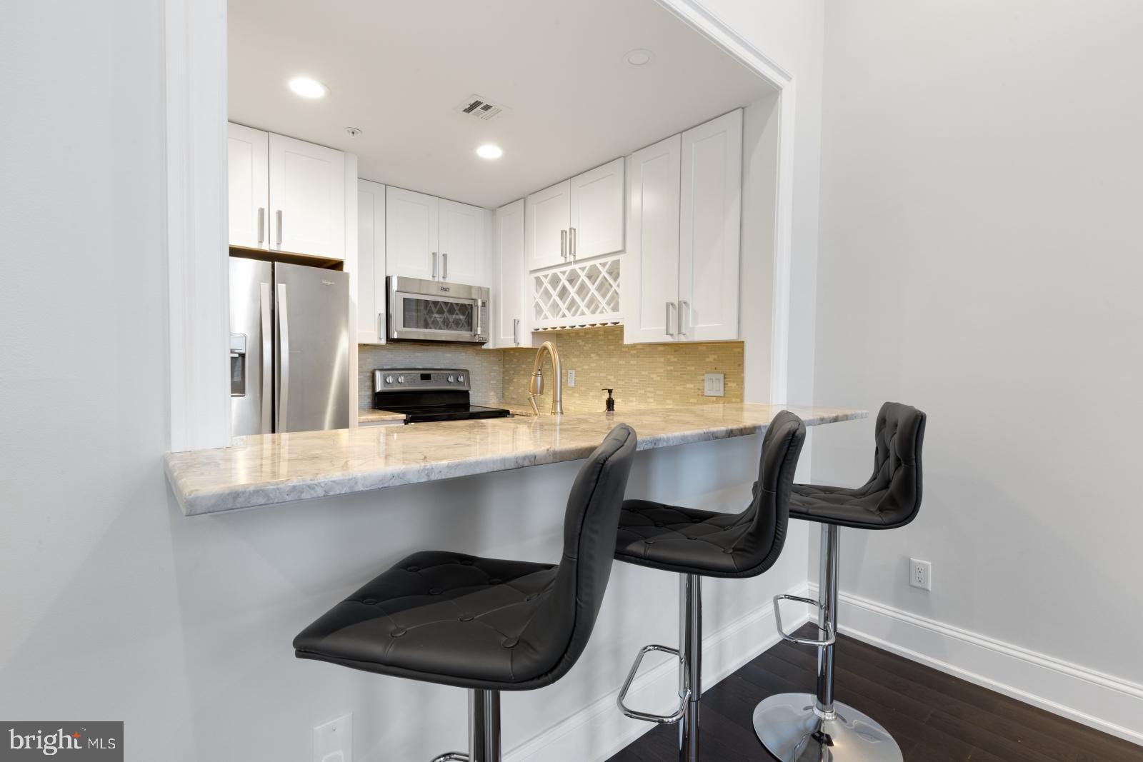 12-16 Letitia Street, Unit 105 Philadelphia, PA 19106 - Photo 9 of 40