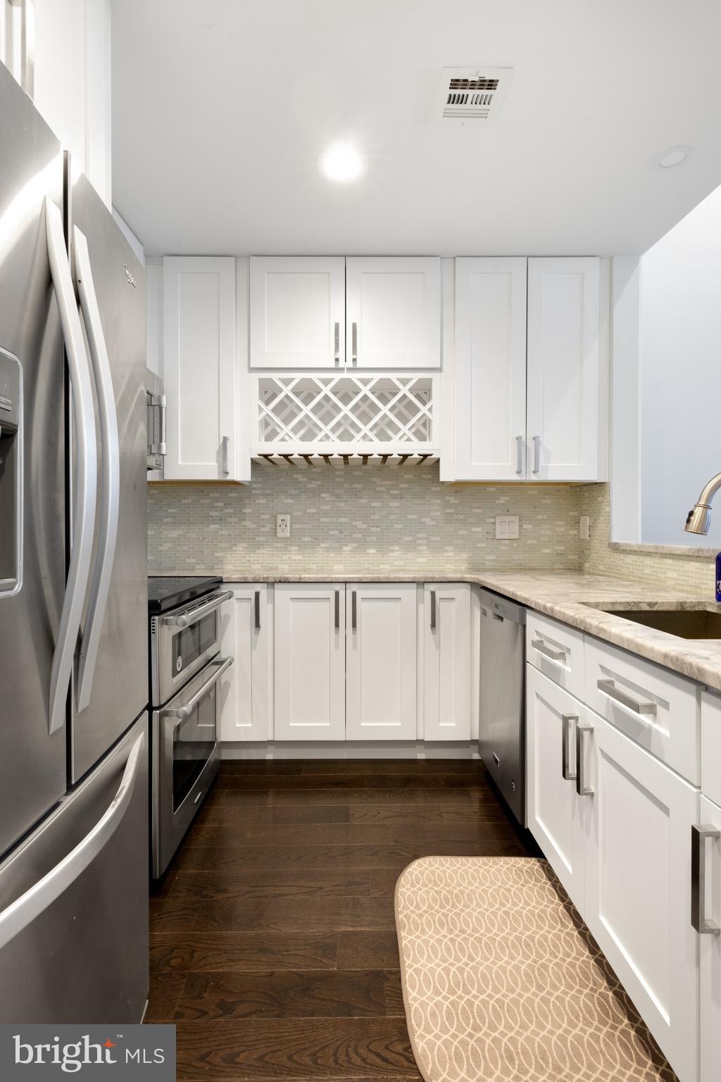 12-16 Letitia Street, Unit 105 Philadelphia, PA 19106 - Photo 10 of 40