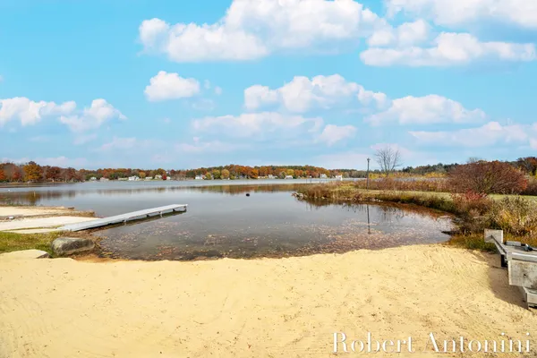 $1,225,000 | 250 Shore Drive, Wayland, MI 49348