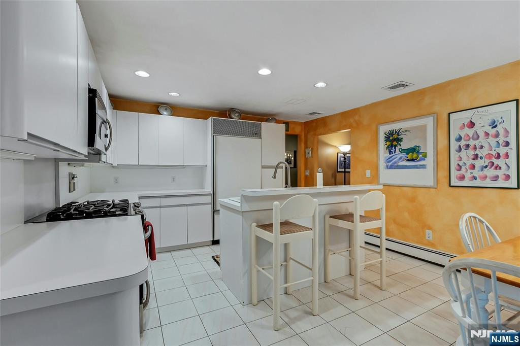 15 Colonial Road Tenafly, NJ 07670 - Photo 22 of 40