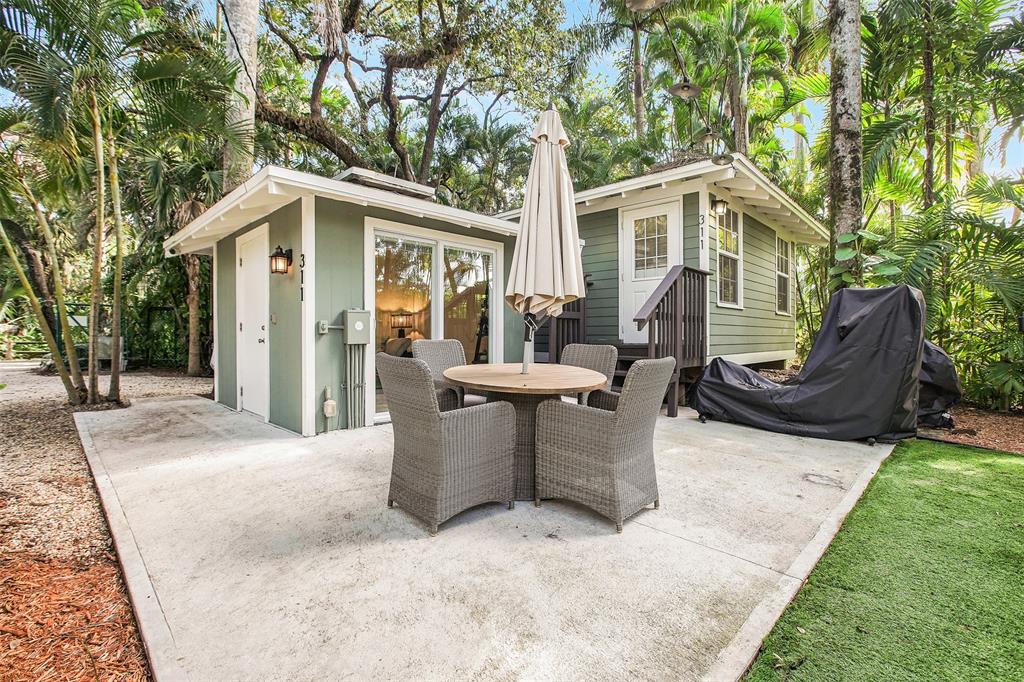 311 Southwest 14th Way Fort Lauderdale, FL 33312 - Photo 5 of 18 Guest Cottage, Cabana, & Patio