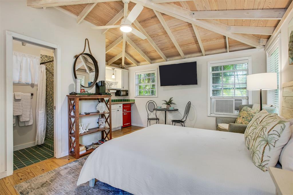 311 Southwest 14th Way Fort Lauderdale, FL 33312 - Photo 6 of 18 Guest Cottage