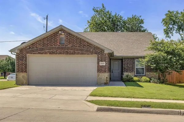 $1,795 | 3608 Brookstone Drive, Sherman, TX 75092