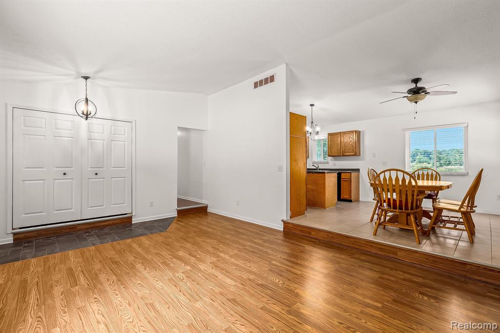7995 Schrepfer Road Howell, MI 48855 - Photo 8 of 24