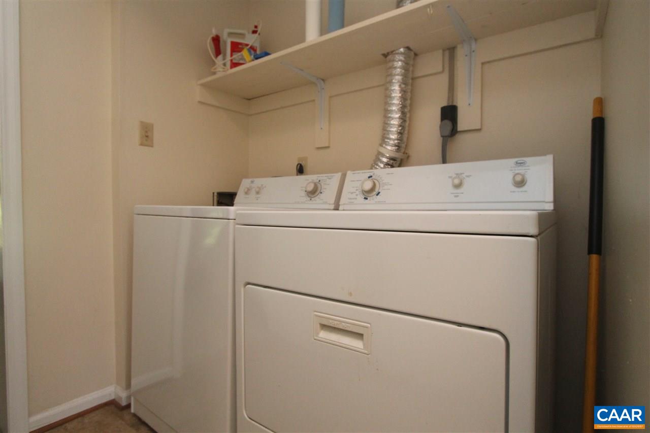 305 A Riverside Avenue Charlottesville, VA 22902 - Photo 6 of 11 Gallery Image 6