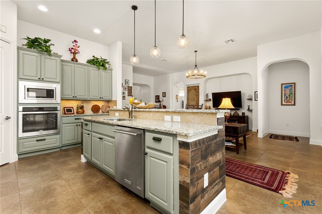 880 Haven Point Loop New Braunfels, TX 78132 - Photo 11 of 41