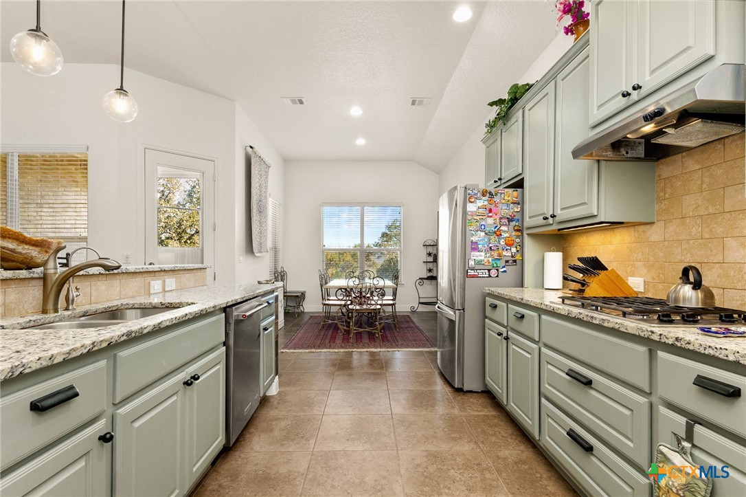 880 Haven Point Loop New Braunfels, TX 78132 - Photo 12 of 41