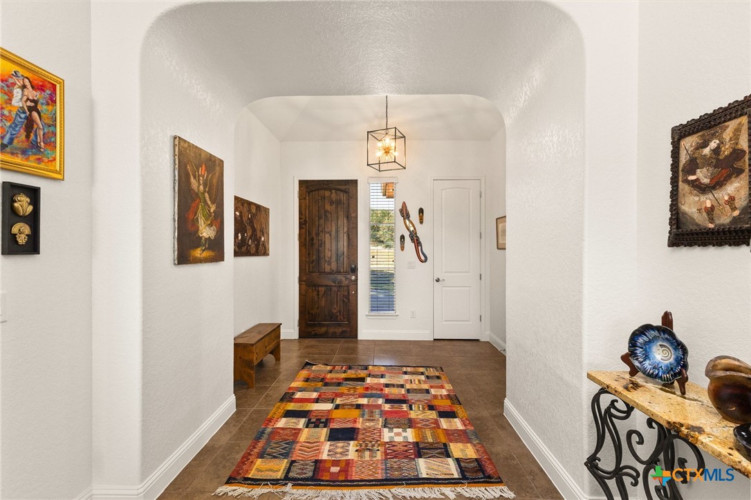 880 Haven Point Loop New Braunfels, TX 78132 - Photo 5 of 41 Foyer/Entry