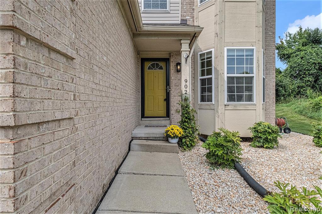 902 Deer Valley Road Holly, MI 48442 - Photo 4 of 30