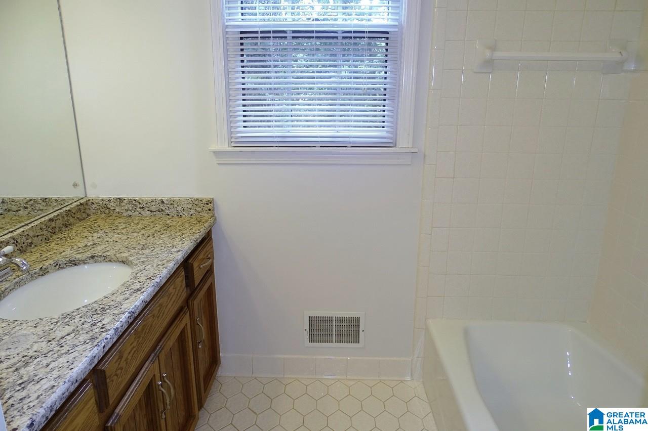 5116 Shadowbrook Trail Birmingham, AL 35244 - Photo 19 of 40