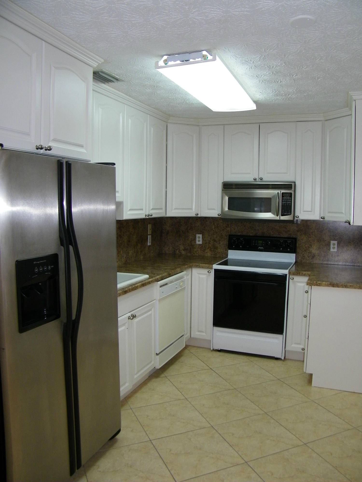 922 Southwest Commonwealth Road Port St. Lucie, FL 34953 - Photo 4 of 14 Kitchen