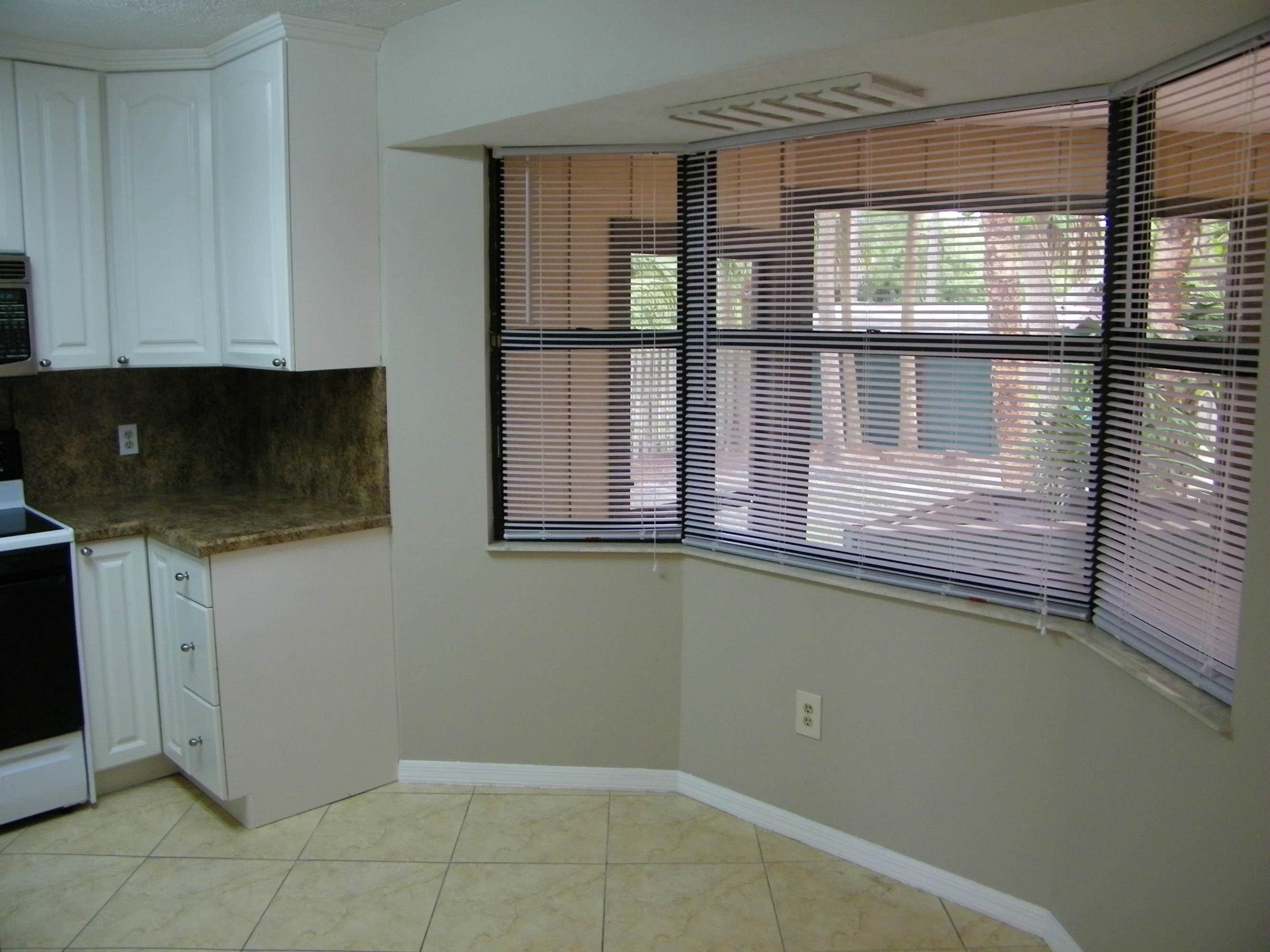 922 Southwest Commonwealth Road Port St. Lucie, FL 34953 - Photo 5 of 14 Breakfast nook