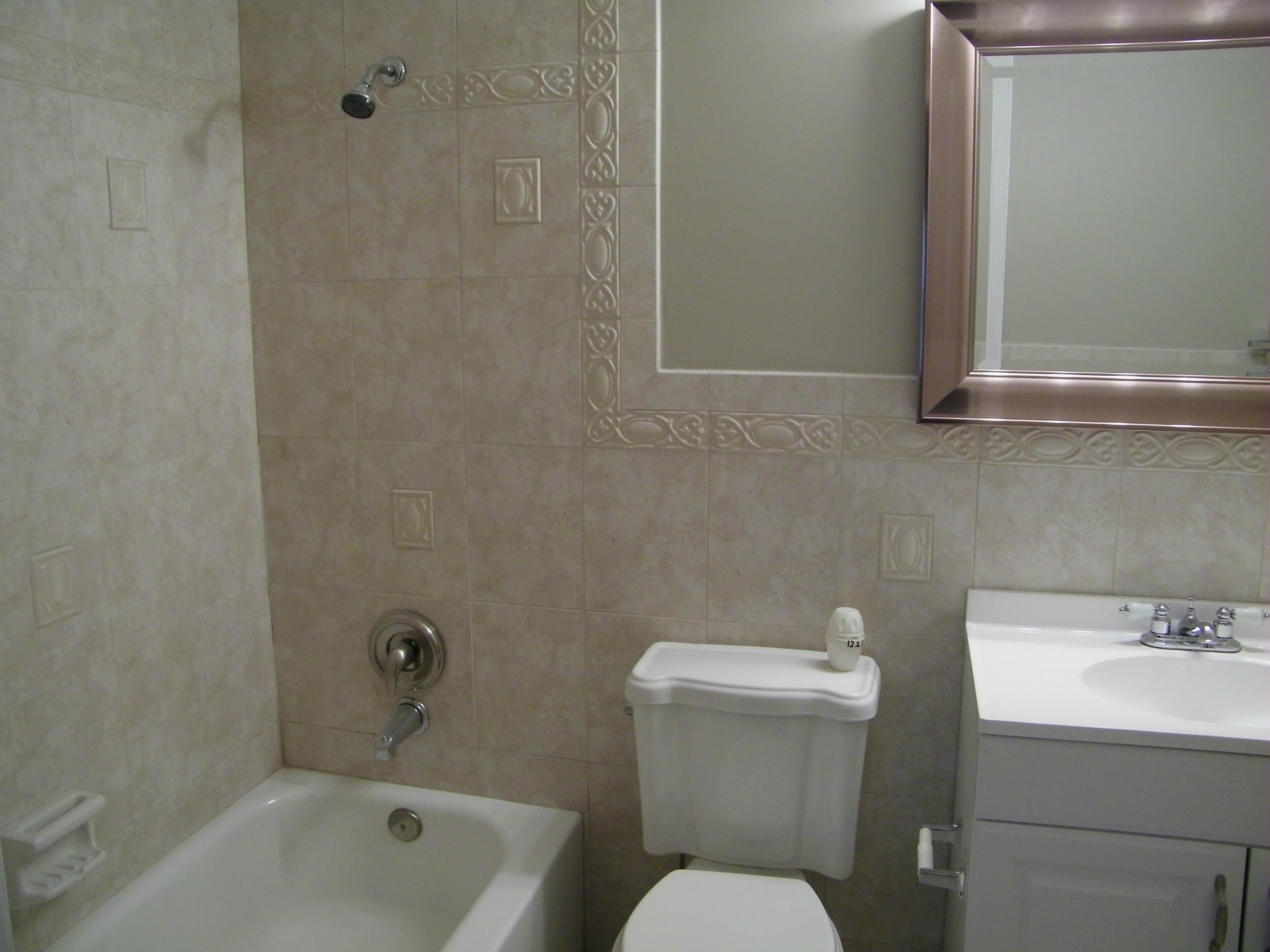 922 Southwest Commonwealth Road Port St. Lucie, FL 34953 - Photo 8 of 14 Guest bath