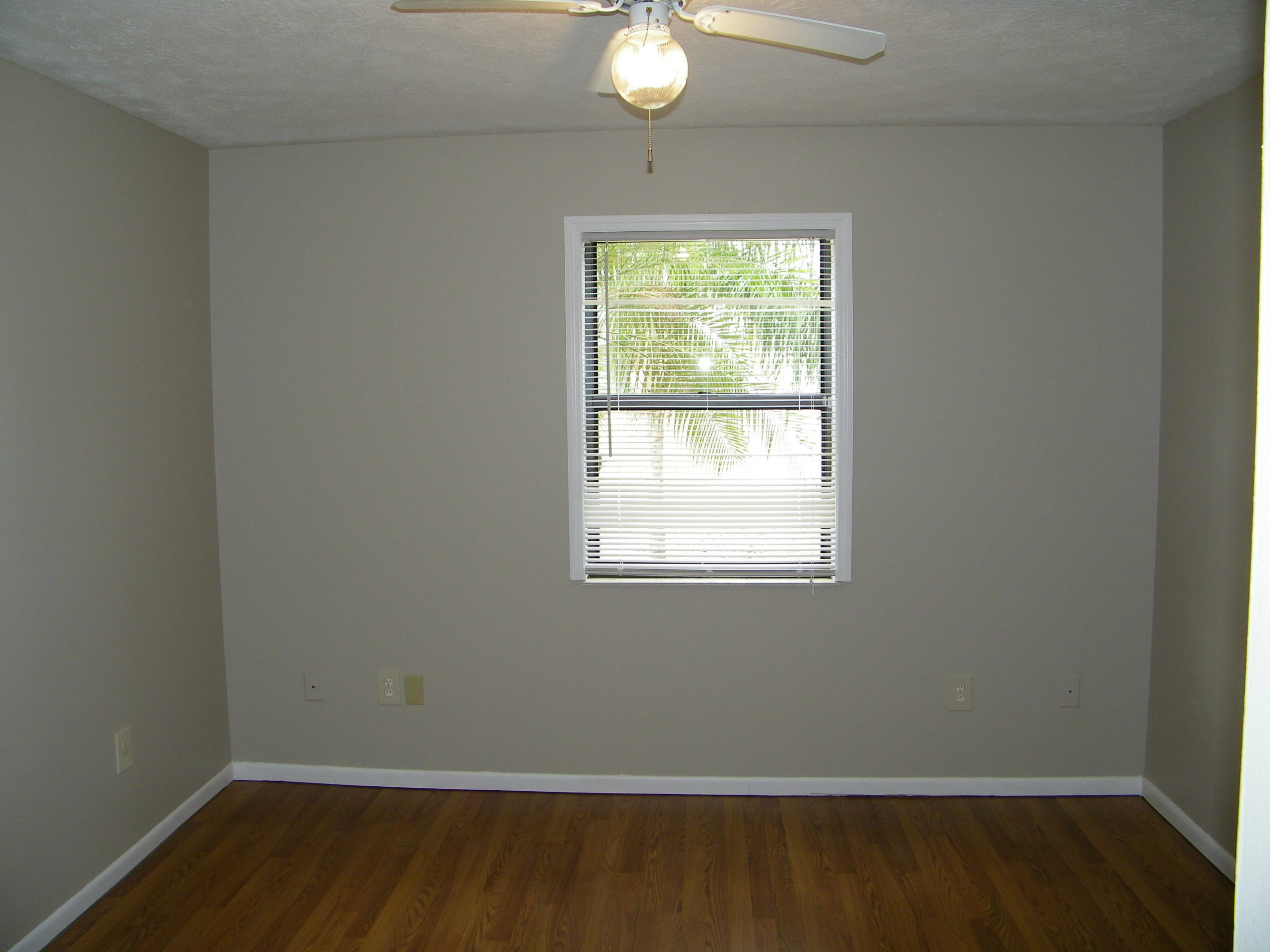 922 Southwest Commonwealth Road Port St. Lucie, FL 34953 - Photo 9 of 14 Guest room/media room