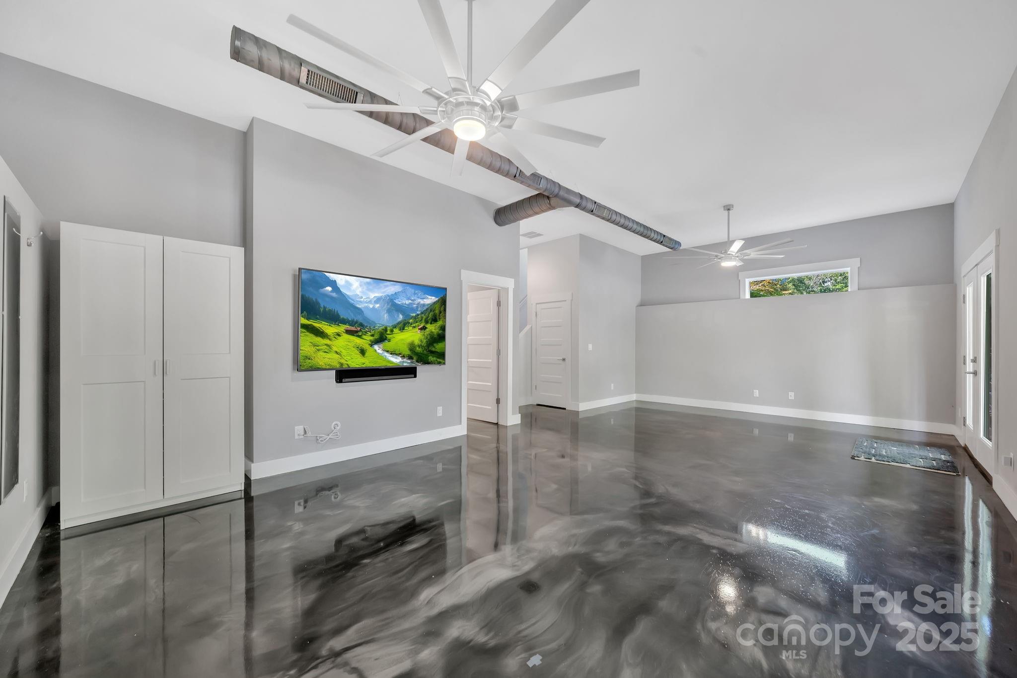 8 Birdhouse Row Asheville, NC 28801 - Photo 41 of 46 a view of an empty room