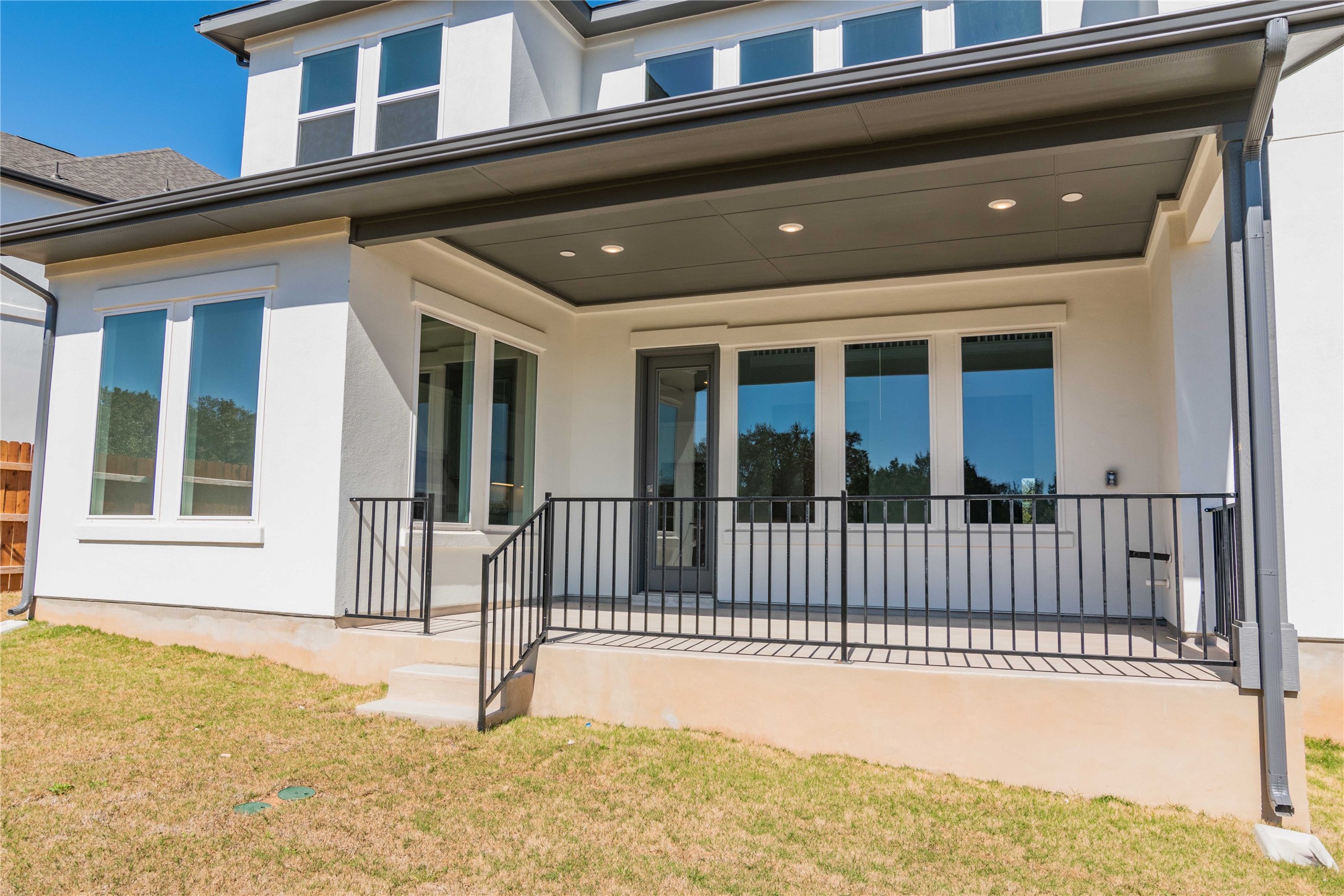 1252 Lavender Way Georgetown, TX 78628 - Photo 20 of 23 a view of building with a balcony