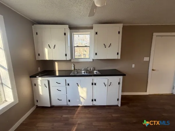 $75,000 | 802 Cadwell Street, Yoakum, TX 77995