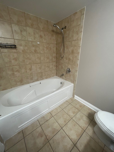 8 West Monroe Street, Unit 1102 Chicago, IL 60603 - Photo 8 of 18 a spacious bathroom with a bathtub and a shower