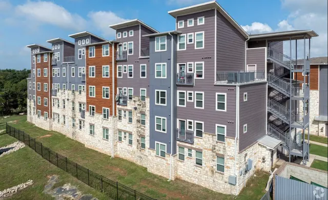 $1,199 | 3300 Oak Creek Drive, Austin, TX 78727