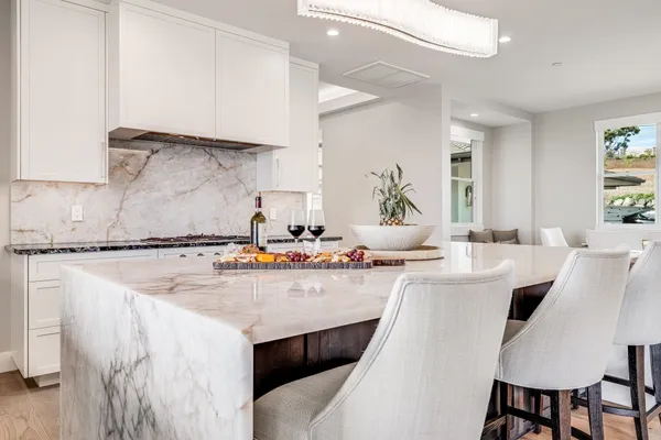 $10,495,000 | 100 Kalelemuku Place, Kula, HI 96790