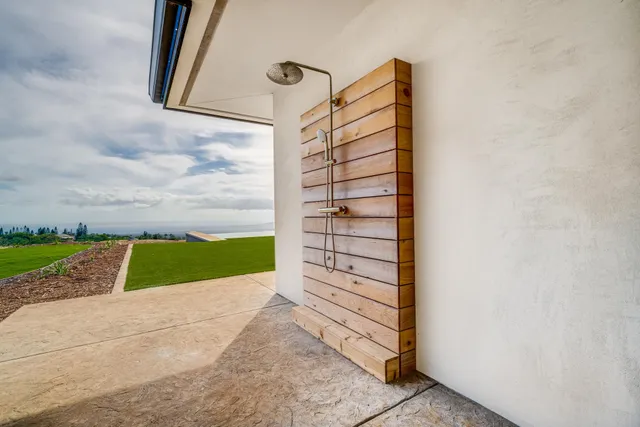 $10,995,000 | 100 Kalelemuku Place, Kula, HI 96790