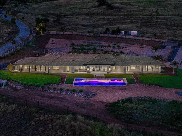 $10,495,000 | 100 Kalelemuku Place, Kula, HI 96790