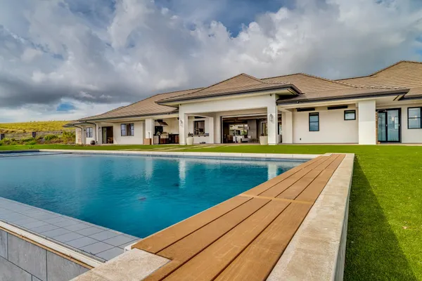 $10,495,000 | 100 Kalelemuku Place, Kula, HI 96790