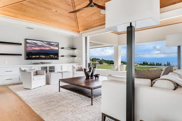 $10,495,000 | 100 Kalelemuku Place, Kula, HI 96790