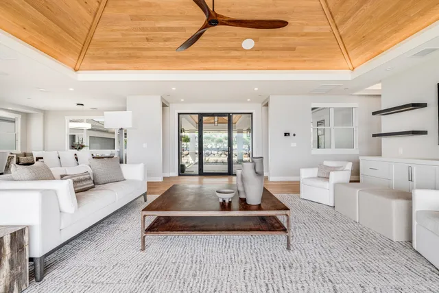 $10,995,000 | 100 Kalelemuku Place, Kula, HI 96790