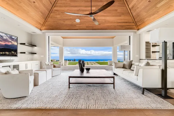 $10,495,000 | 100 Kalelemuku Place, Kula, HI 96790