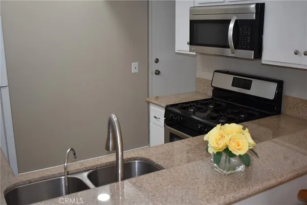 $2,800 | 11106 Arminta Street, Unit 4, Sun Valley, CA 91352