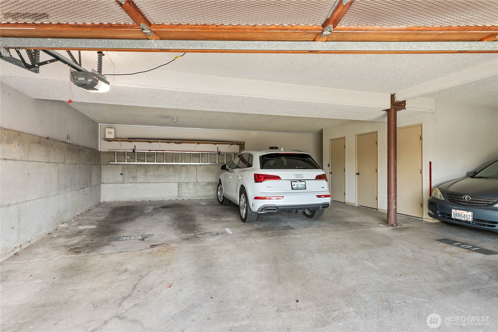 929 11th Street, Unit 202 Bellingham, WA 98225 - Photo 33 of 40