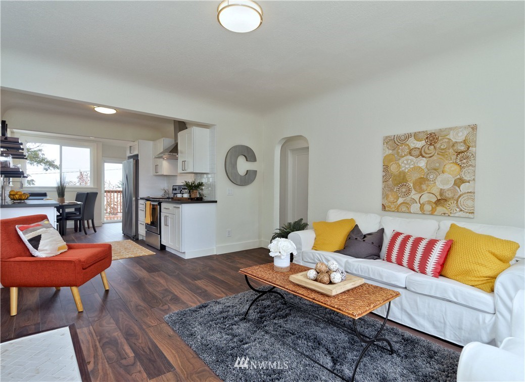 5930 34th Avenue Southwest Seattle, WA 98126 - Photo 2 of 20 Gallery Image 2