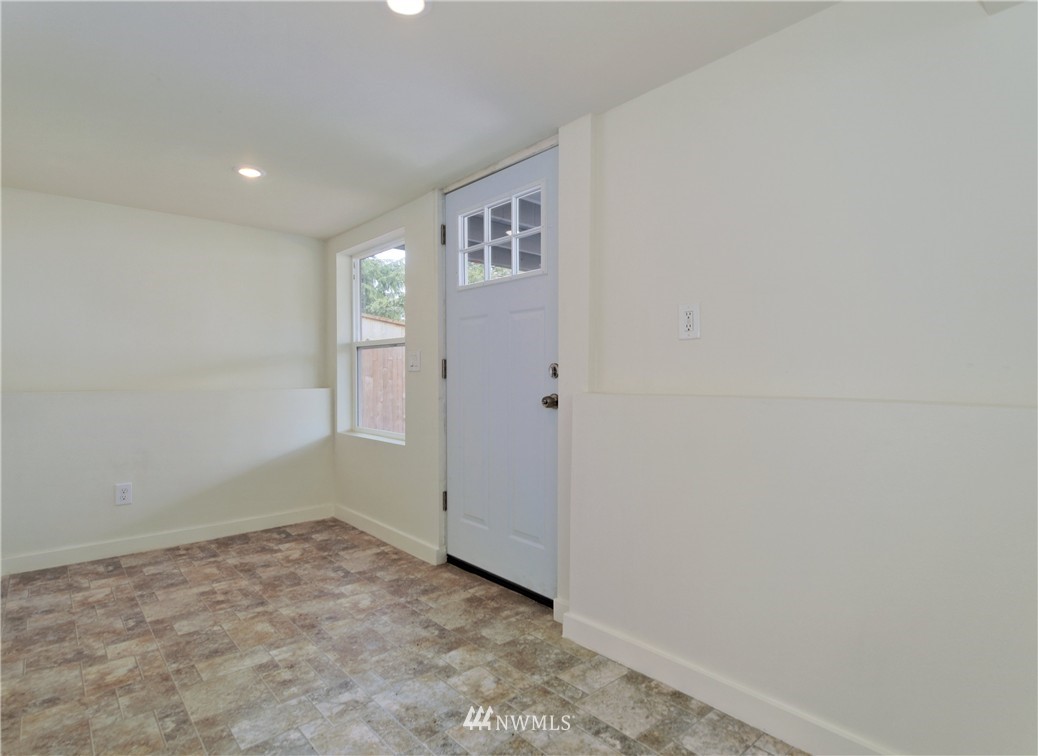 5930 34th Avenue Southwest Seattle, WA 98126 - Photo 16 of 20 Gallery Image 16