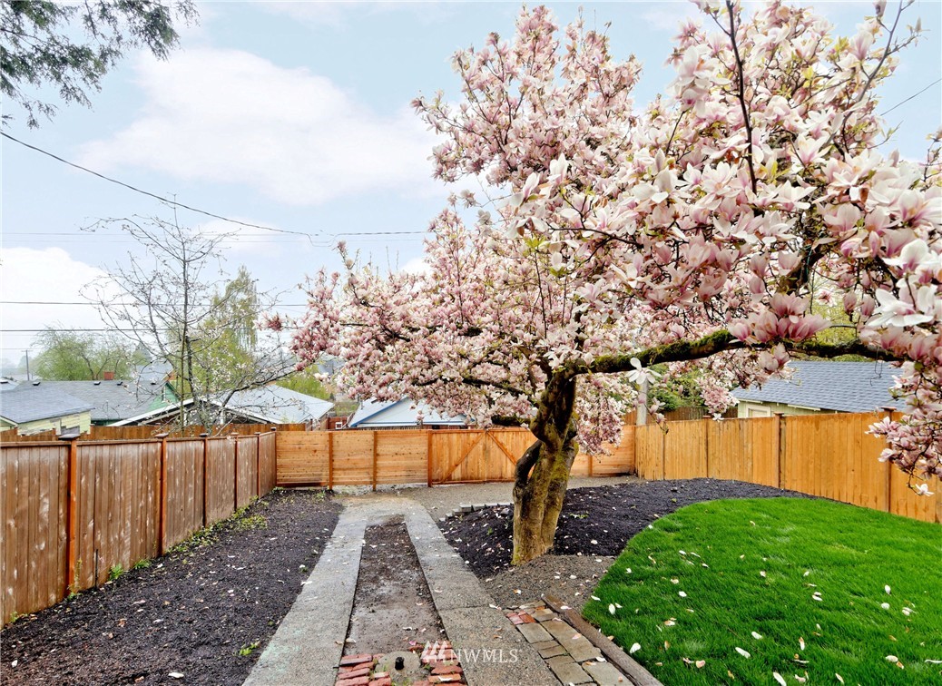 5930 34th Avenue Southwest Seattle, WA 98126 - Photo 17 of 20 Gallery Image 17