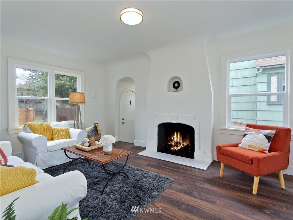 5930 34th Avenue Southwest Seattle, WA 98126 - Photo 3 of 20 Gallery Image 3
