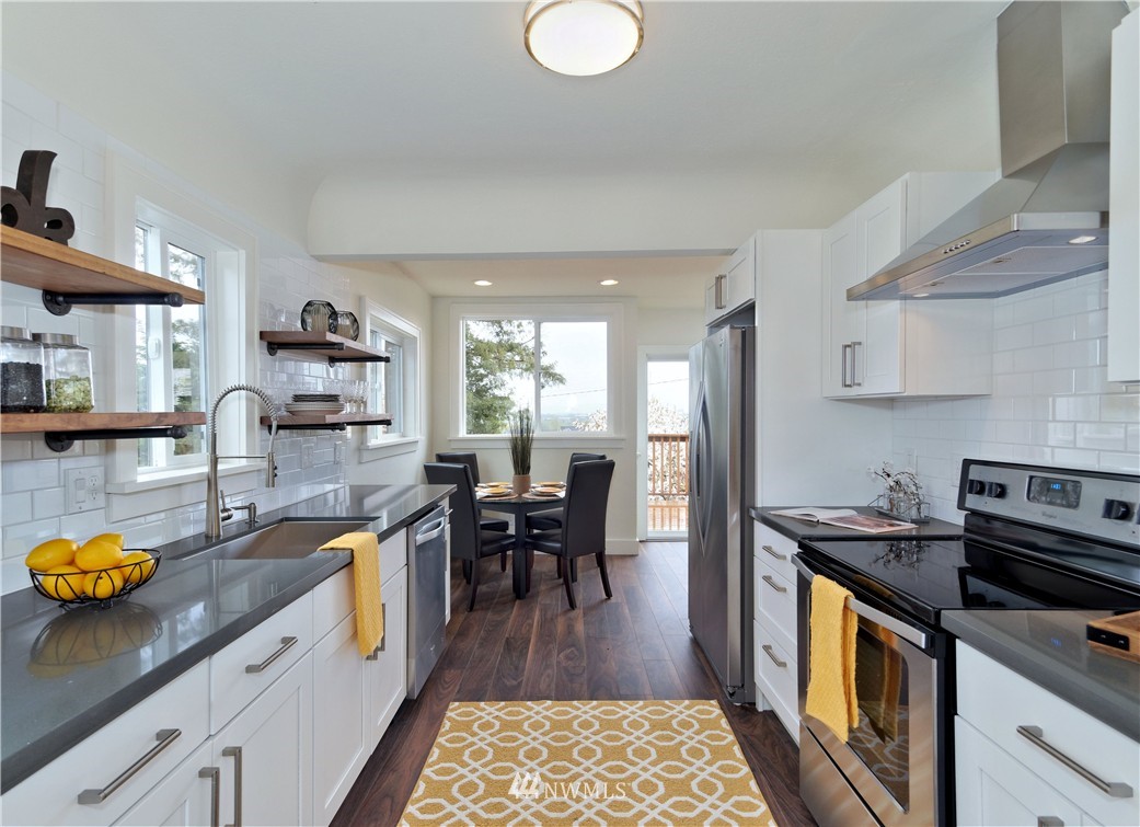 5930 34th Avenue Southwest Seattle, WA 98126 - Photo 4 of 20 Gallery Image 4