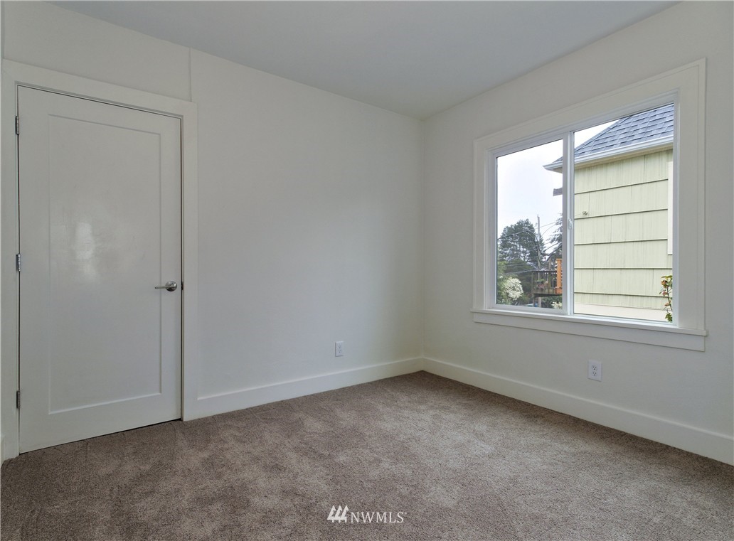 5930 34th Avenue Southwest Seattle, WA 98126 - Photo 8 of 20 Gallery Image 8