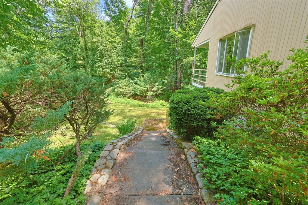 37 Oxbow Road Wayland, MA 01778 - Photo 2 of 20