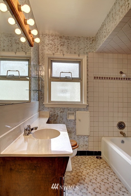 1323 North 79th Street Seattle, WA 98103 - Photo 14 of 18 Gallery Image 14