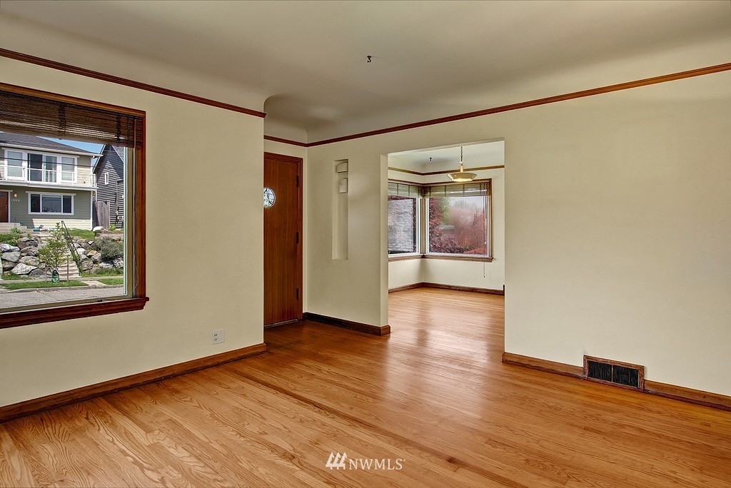 1323 North 79th Street Seattle, WA 98103 - Photo 3 of 18 Gallery Image 3