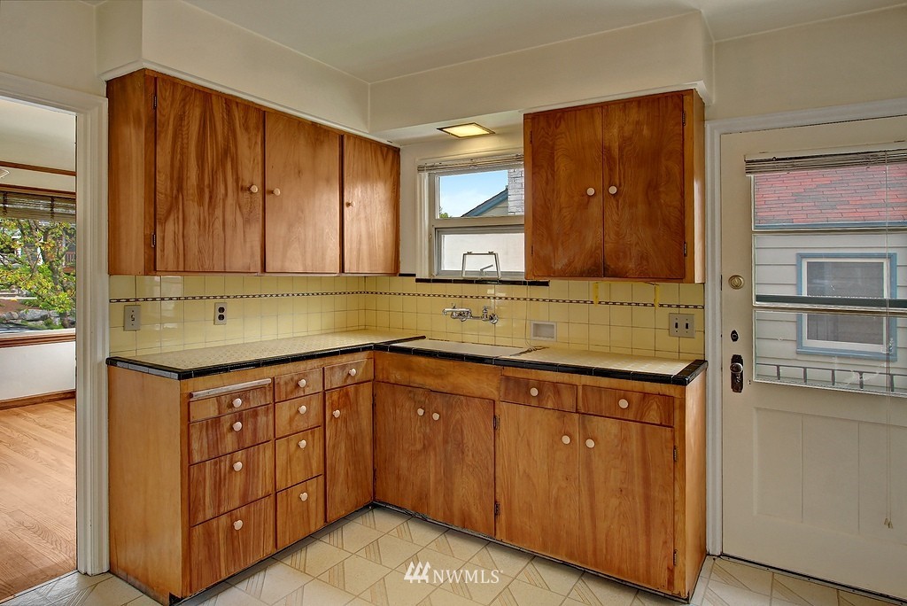 1323 North 79th Street Seattle, WA 98103 - Photo 9 of 18 Gallery Image 9