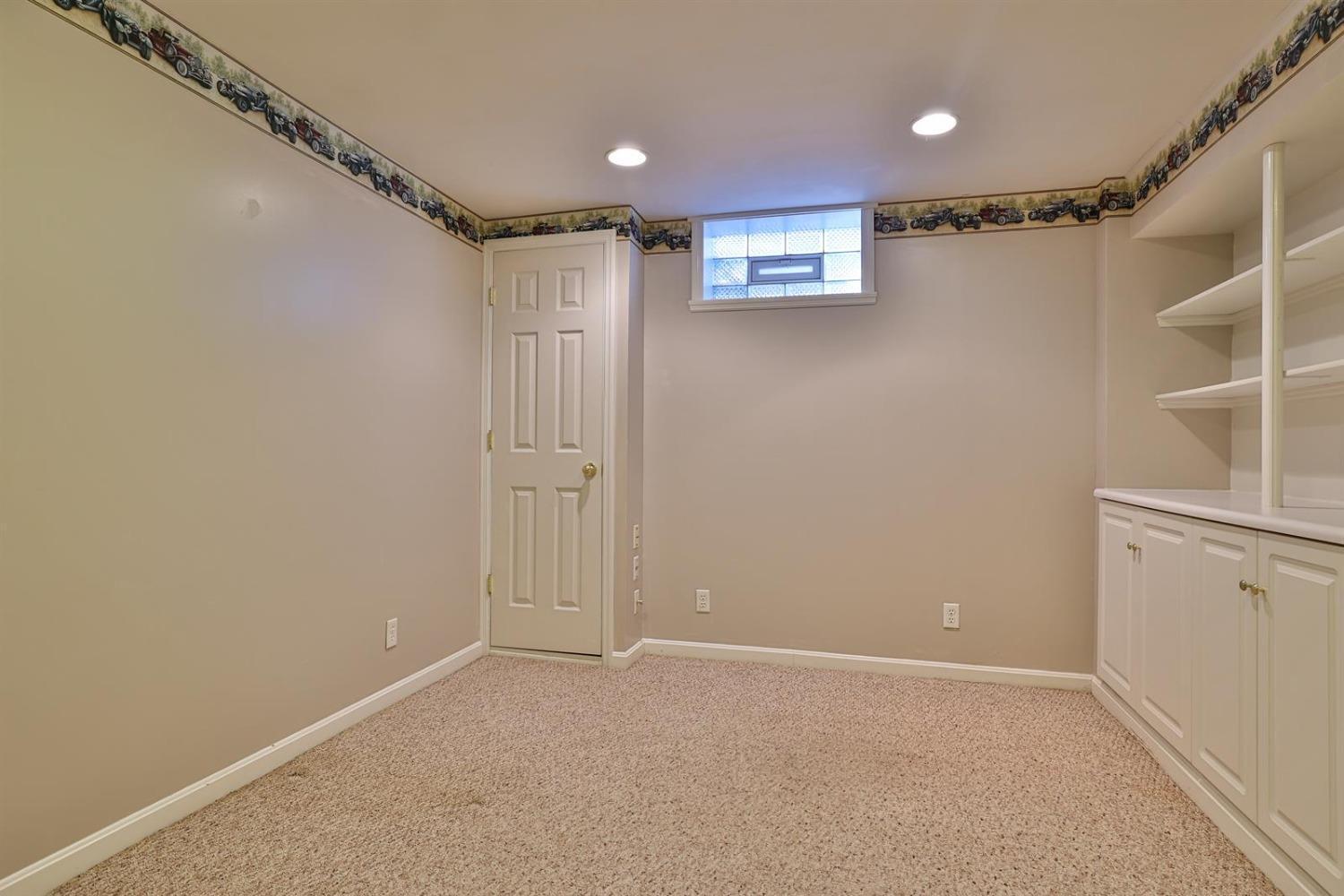 350 Compton Road Cincinnati, OH 45215 - Photo 39 of 43
