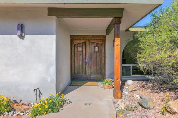 $810,000 | 2818 East Calaveros Drive, Phoenix, AZ 85028