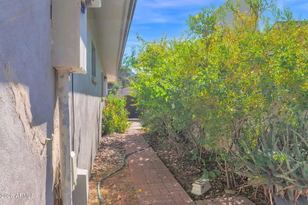 $810,000 | 2818 East Calaveros Drive, Phoenix, AZ 85028