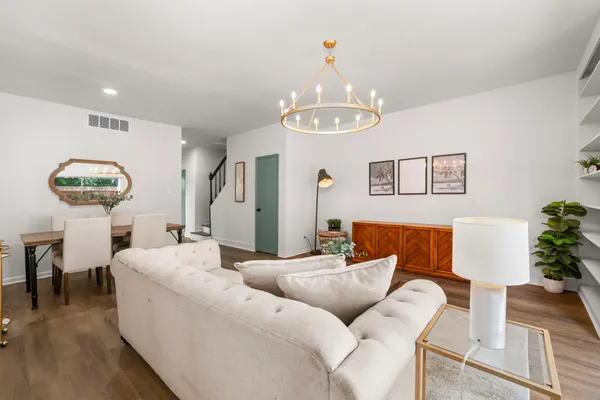 $192,500 | 14703 Barryknoll Lane, Unit 26, Houston, TX 77079